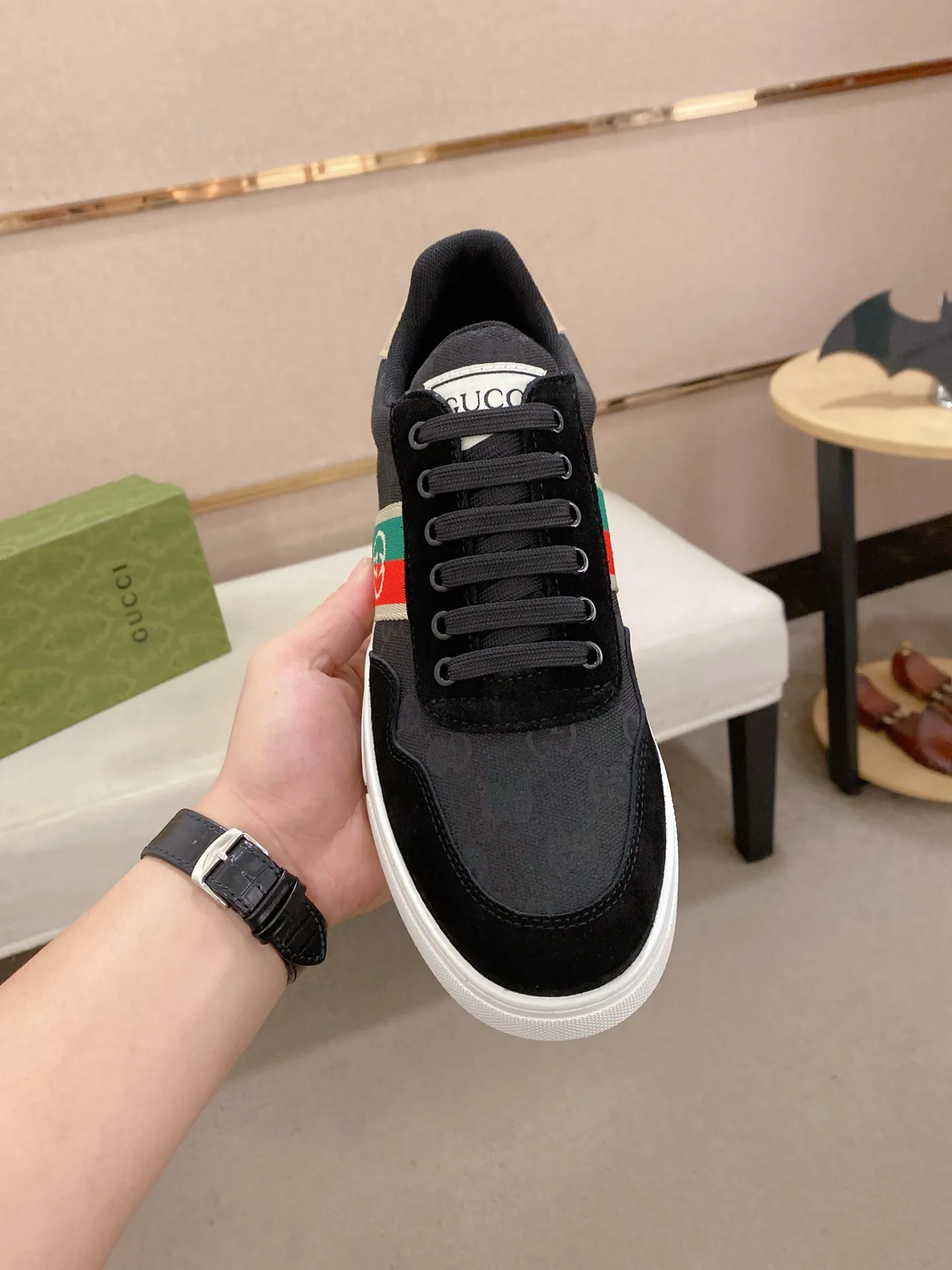 Men's clothing and shoes💰:440💰 (GUCCI) The latest model from the official website 🎁🎁Casual and fashionable men's shoes👟, hot style 💥The version is simple and elegant, exclusive for trendy men. Unique official website latest brand elements 👑Gucci original decoration, fashionable and generous, the fabric is original cowhide ✅sheepskin lining, the official website specifies wear-resistant casual outsole, the classic model is taken in kind at the counter🎬38-44 (45 is not returned or exchanged)